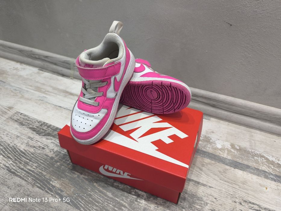 Детски обувки nike розов