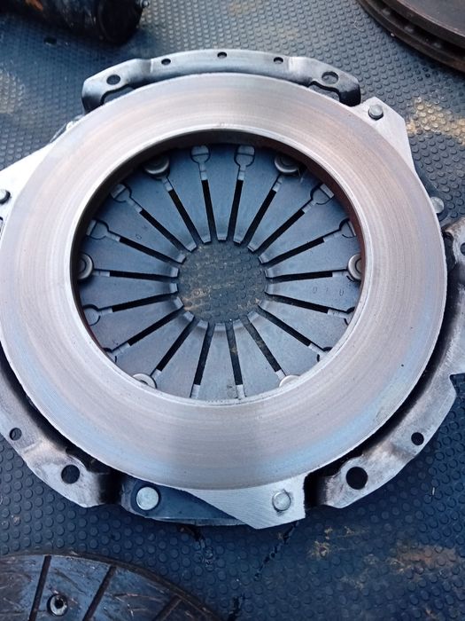 Продавам съединител от Опел 1.4 16в.90кс