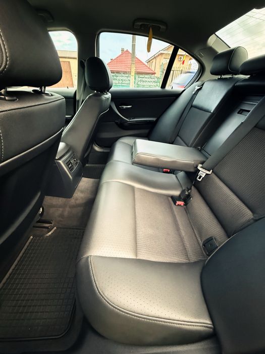 BMW 320d Facelift 2011 184cp