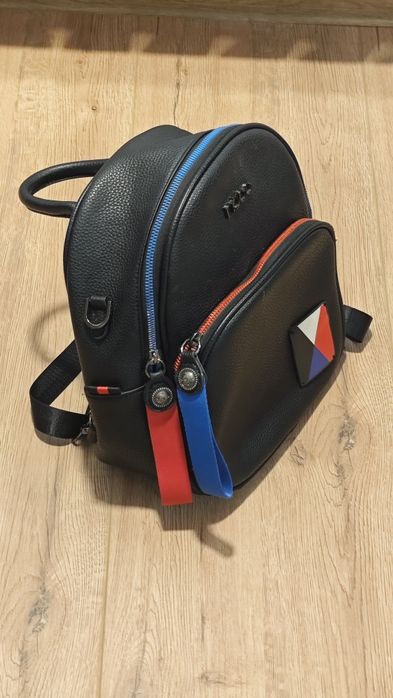 Кожена раничка Nobo