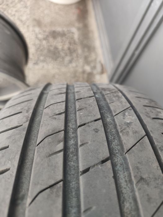 Гуми летни 2 броя 235 40 19 Nexen F