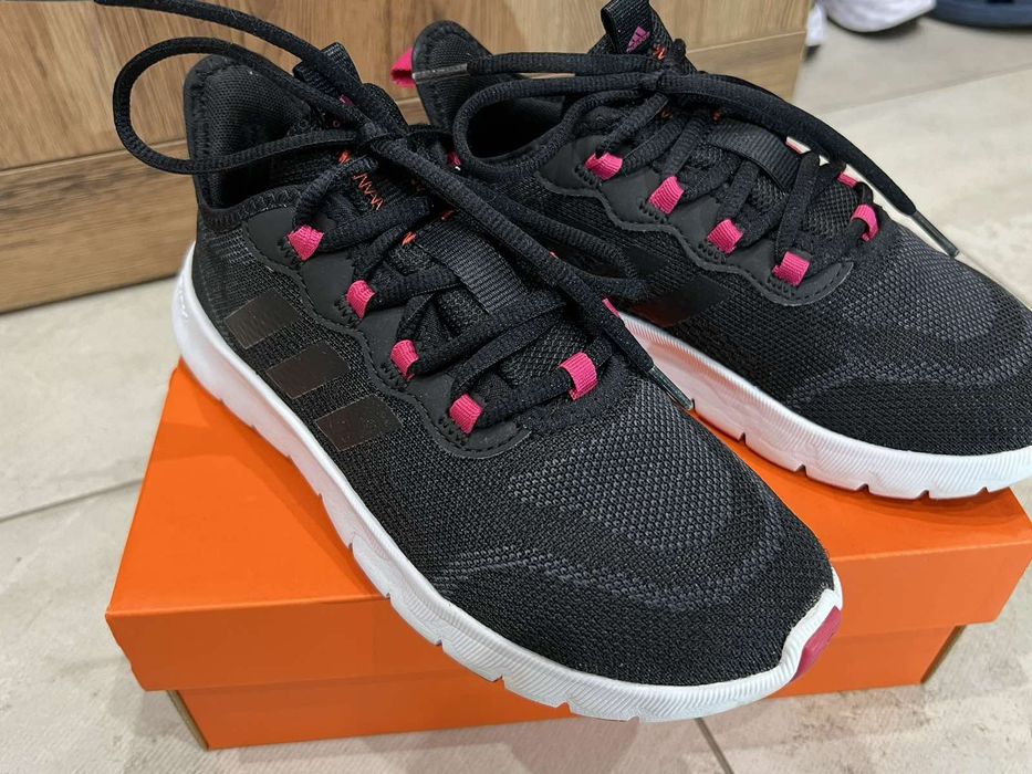 Маратонки Adidas 36