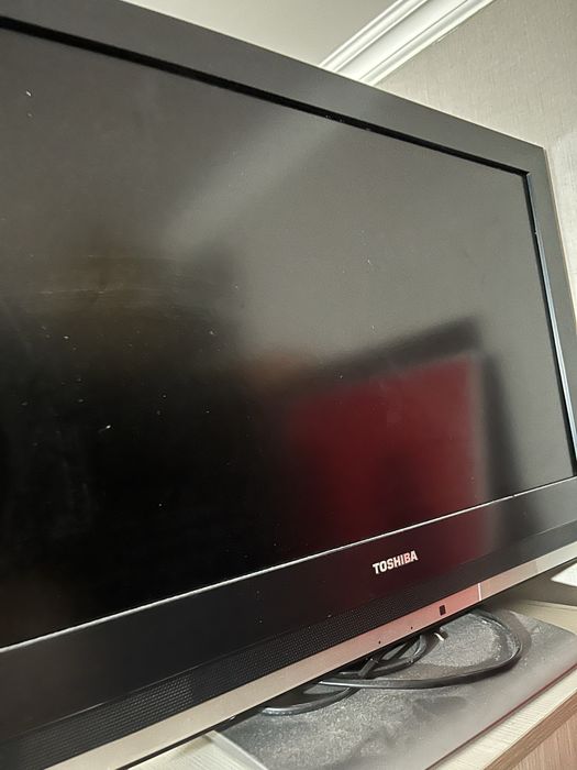 Телевизор TOSHIBA в отличном состоянии+ приставка на 20 каналов