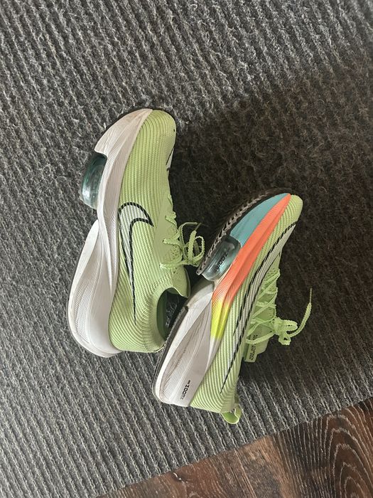 Кроссовки беговые