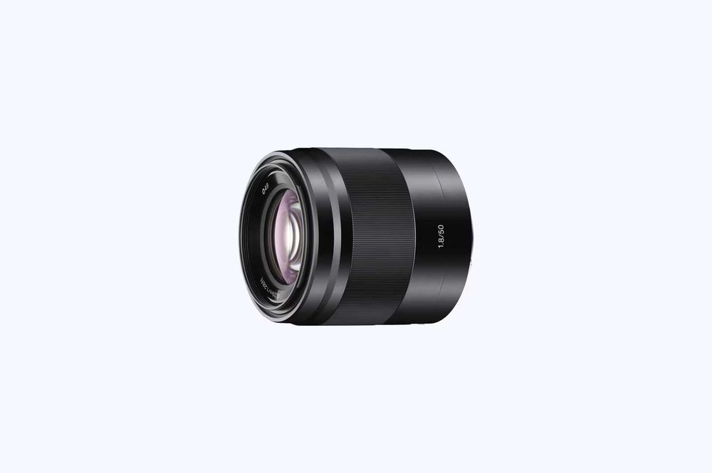 Объектив Sony E 50 мм F1.8 OSS для портретов