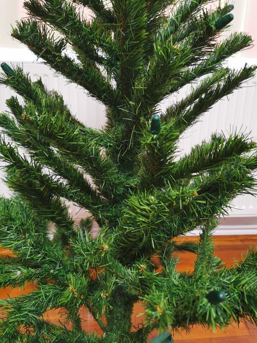 Brad artificial verde