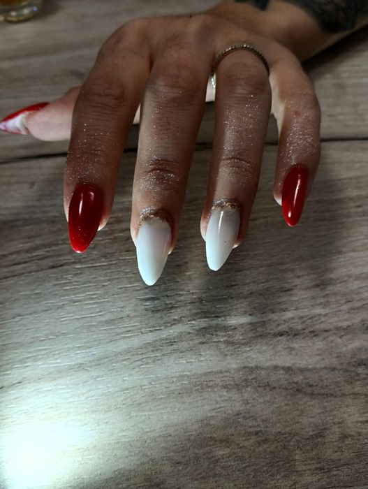 Unghii la doar 100 de lei