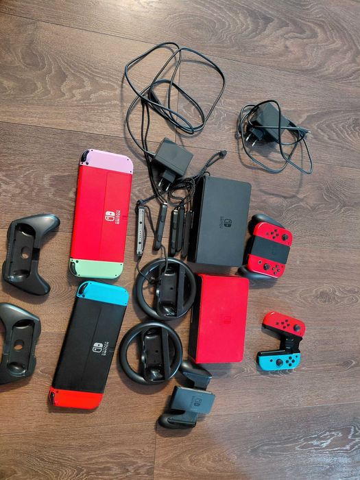 2 Console Nintendo Switch OLED cu accesorii, stare impecabila