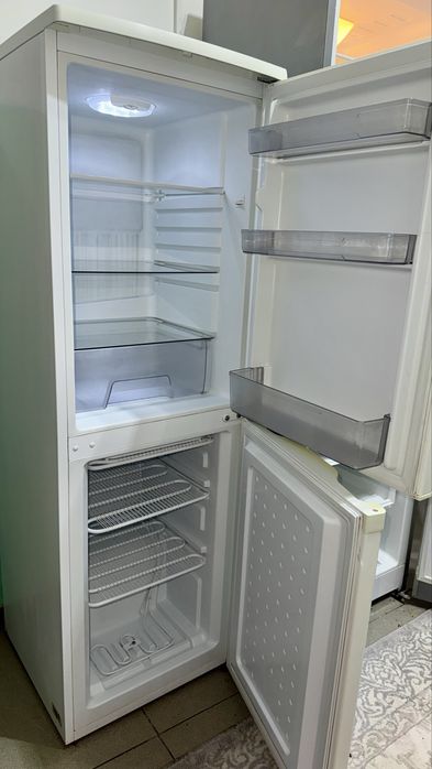 Холодильник в рабочем состояние