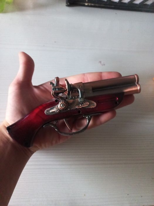 Сувенирный мушкет зажигалка