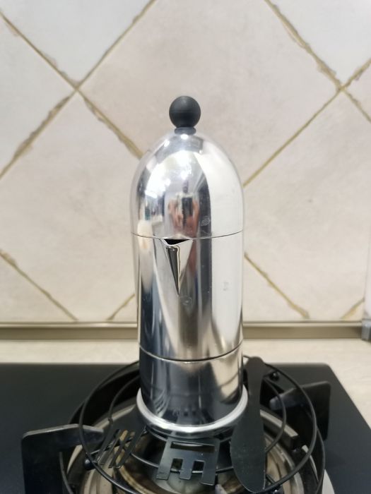Дизайнерска алуминиева кафеварка Alessi "La Cupola" (6 чаши / 22 см) – Aldo Rossi