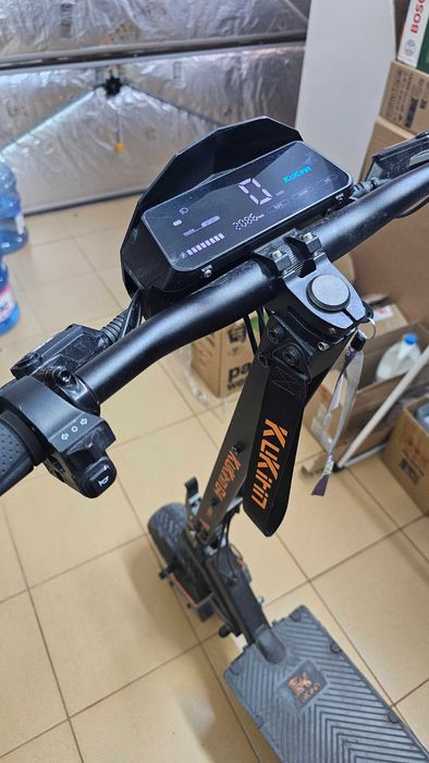 Eлектрическа тротинетка KuKirin G4 на 2086км