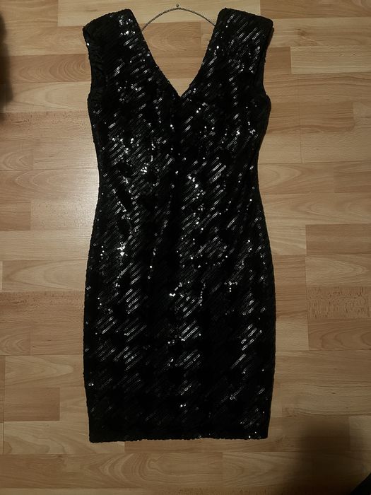 Мини роклиии с пайети