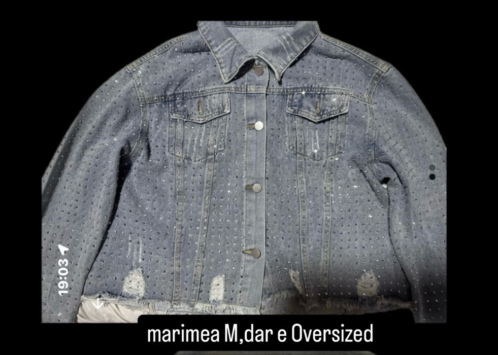 Geaca de blugi cu strassuri