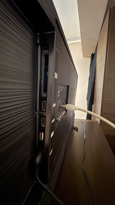 Samsung UE32N4003AK (diagonala de 32 inchi / 80 cm, rezoluție HD, non-Smart)