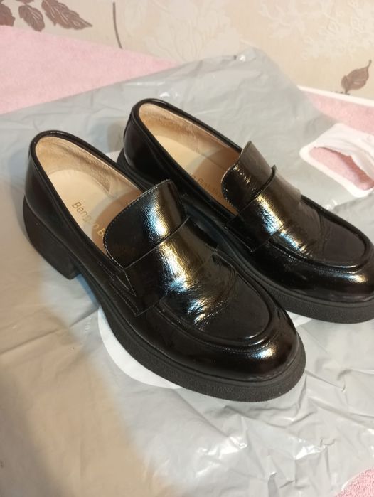 Продам женскую обувь