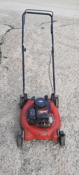 Продавам бензинова косачка