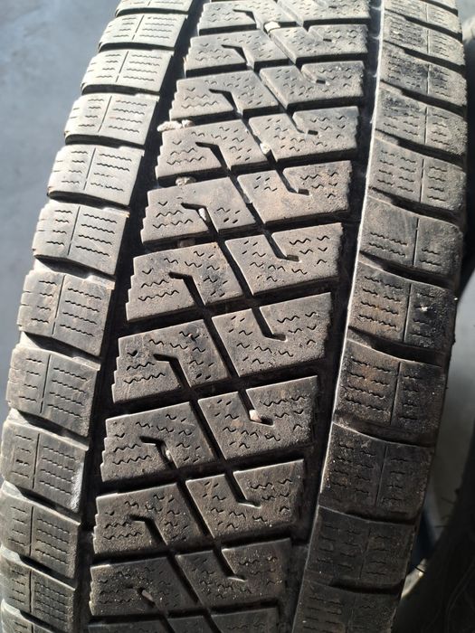 2 anvelope iarnă 215 75 r16 C Lassa