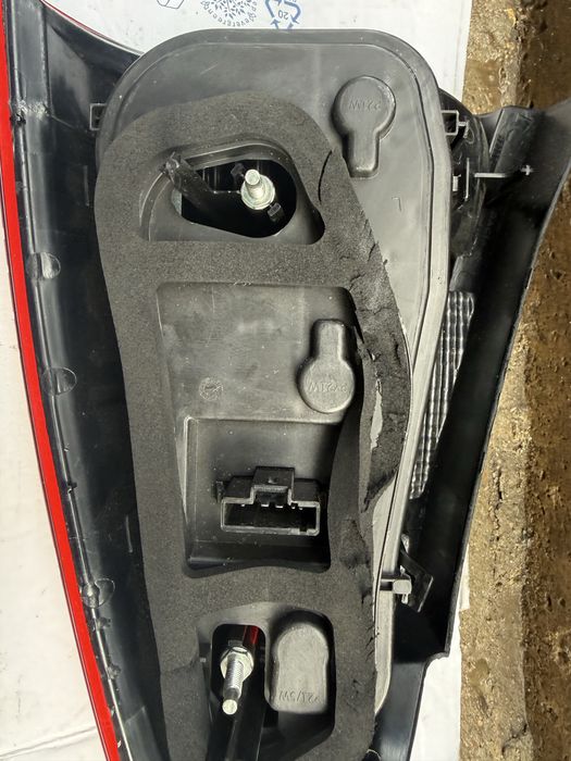 Vand stop stanga spate Dacia Logan Facelift 2008/2012