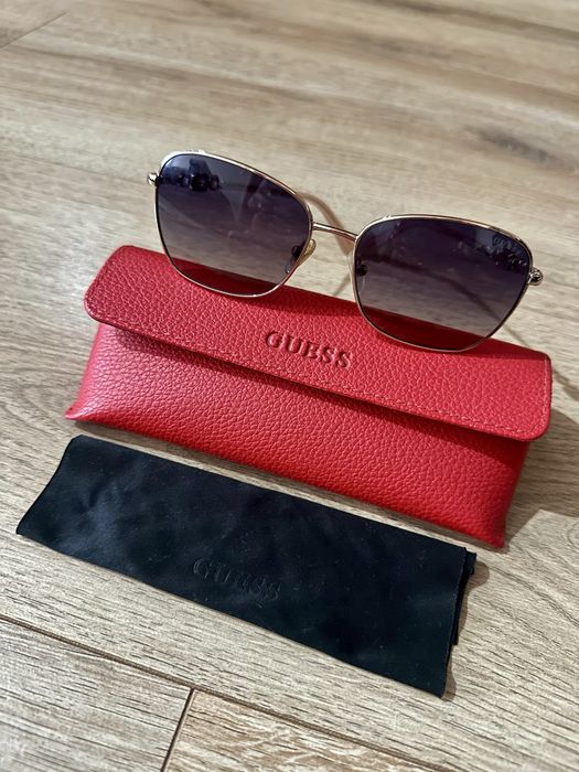 Дамски слънчеви очила GUESS