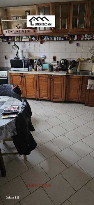 Продава КЪЩА    
град Варна, Колхозен пазар
Патриарха