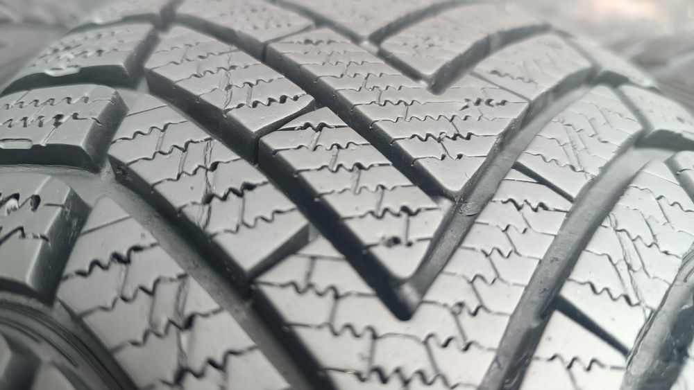 195/60/15 Vredestein