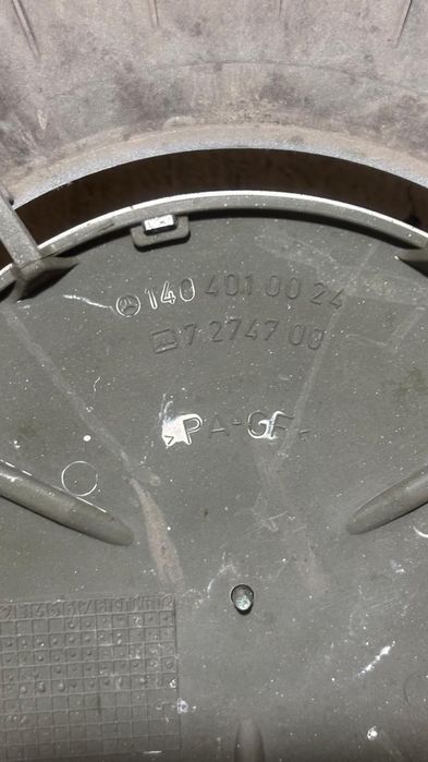 Оргинал колпак на мерседес 140