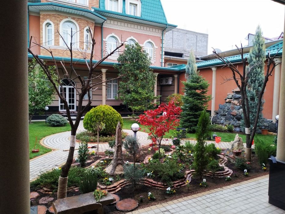 Gazon landshaft vadapad