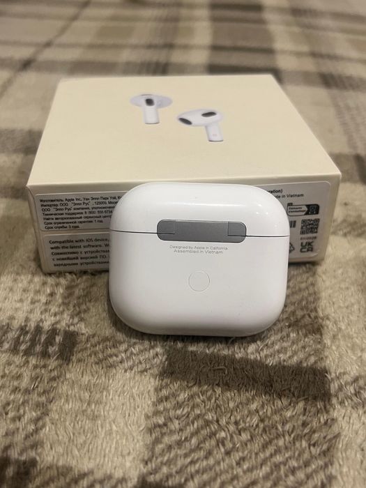 Продам AirPods 3