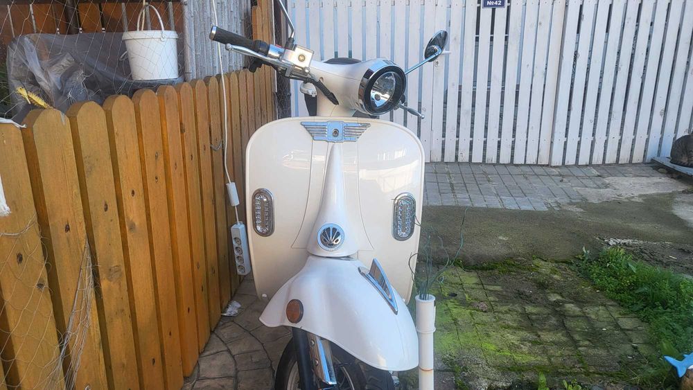 Електрически мотциклет тип Веспа