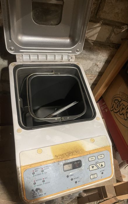 Хлеборезка с замесом теста, Германия