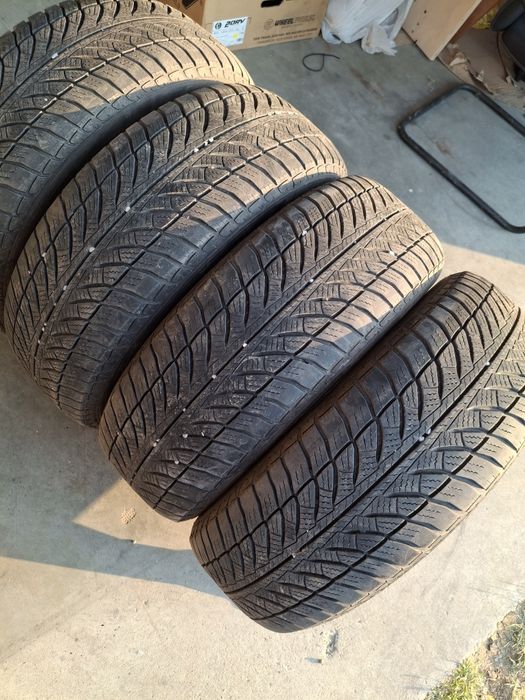 4 Anvelopele de iarnă 205 60 r16 Goodyear