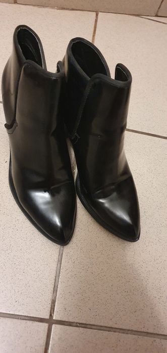 Ghete marimea 38 Zara, HM, Bershka,