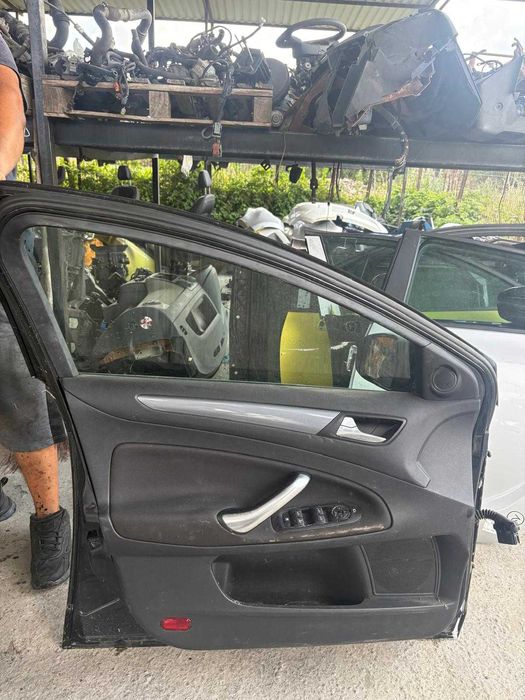 Usa stanga - fata Ford Mondeo generatia IV  neagra