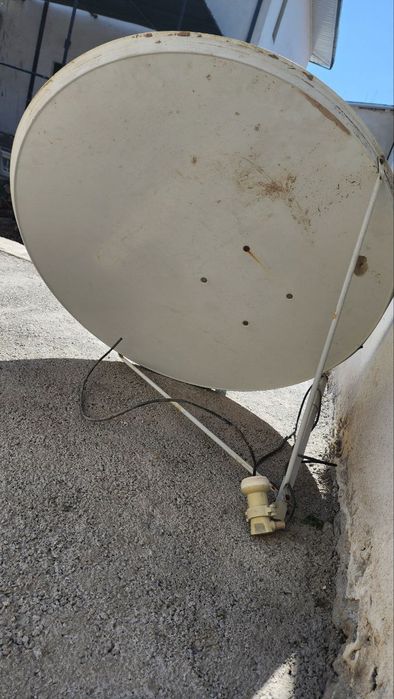 Параболической антенна сотилади