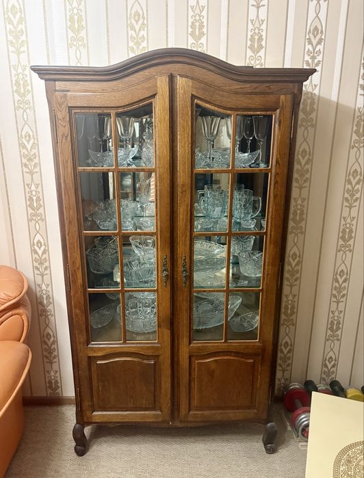 Продам шкаф /сервант/шкаф/шкаф-витрина