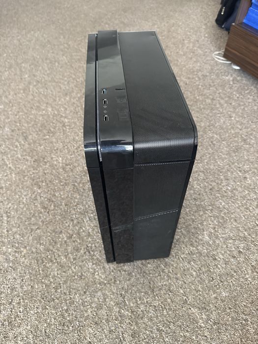 Vand pc gaming ryzen 5 3600 , gtx 1650, 16gb ram ddr4 , 750gb ssd