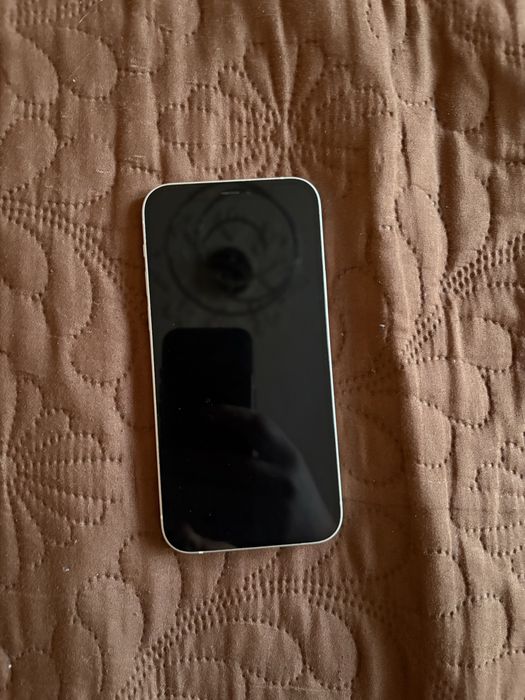 Iphone 12 без забележки75% капацитет на батерията