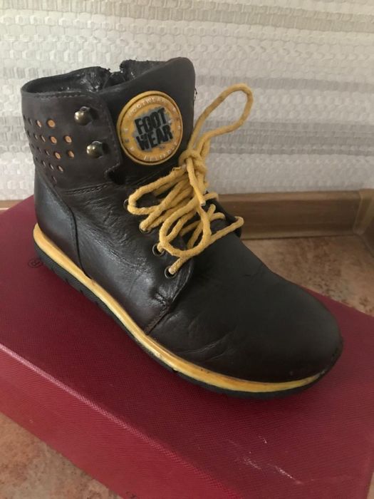 Продам ботинки весенние на мальчика