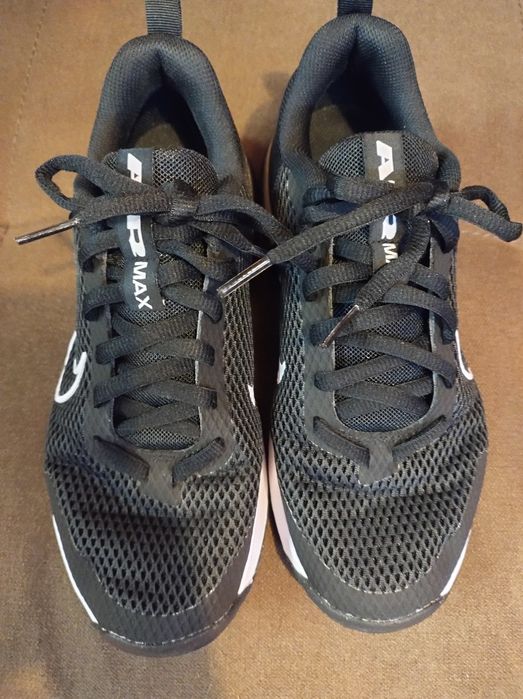 Маратонки Nike номер 41