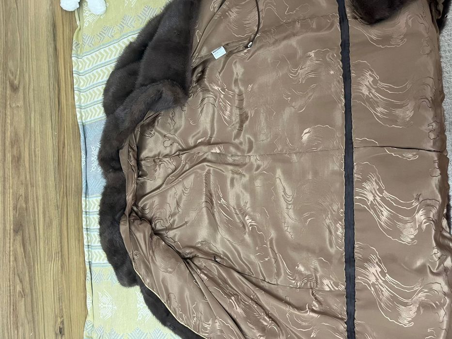 Продается красивая шуба цвета капучино.