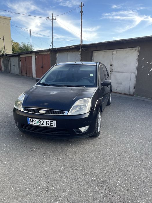 Ford Fiesta 2004  PRET 3299 Lei