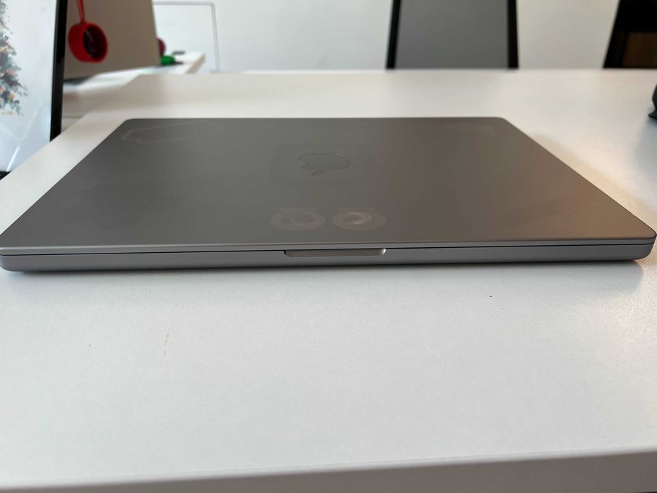 Macbook Pro M1 2021 16'' 32 GB RAM 512 SSD
