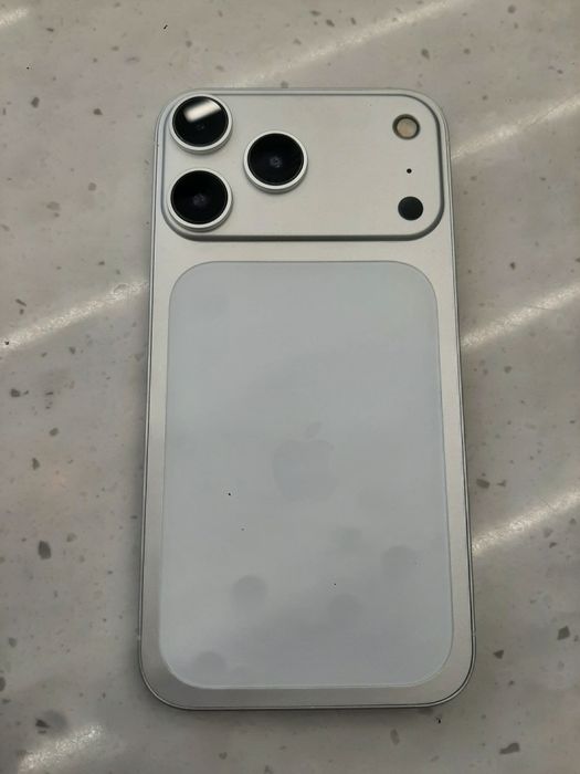 Айфон хр     128