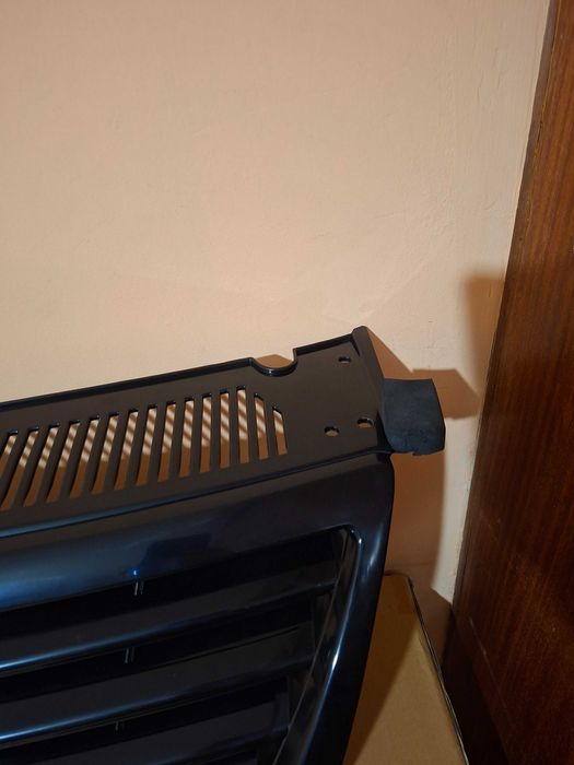 Пасат 6 Предна решетка