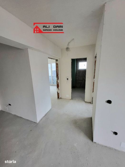 Apartament 3 camere , geam la baie, etaj 2 din 4 , semifinisat