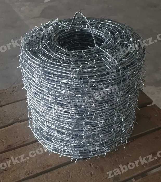 Колючая проволока от производителя.