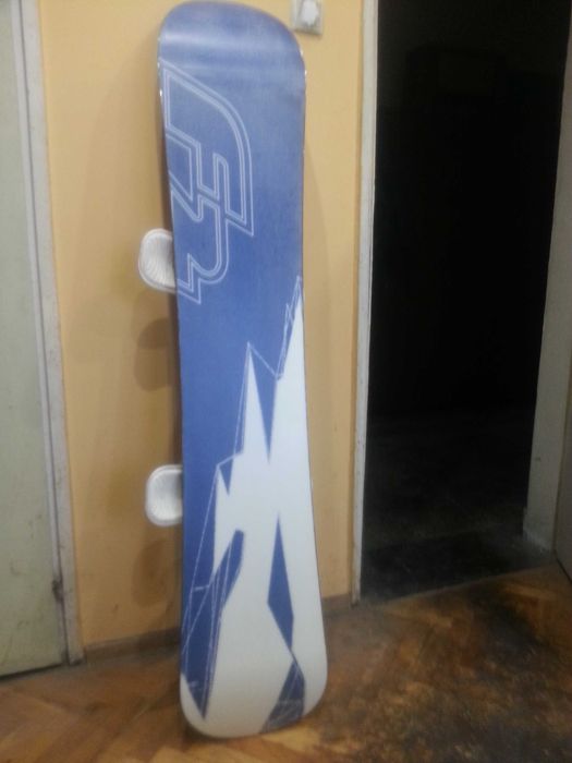 Сноуборд 156 см . Комплект със автоматите, докаран от Швейцария.