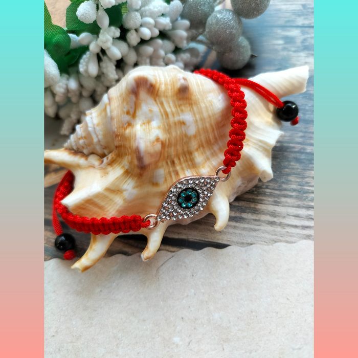 Ручная работа. Плету браслеты.