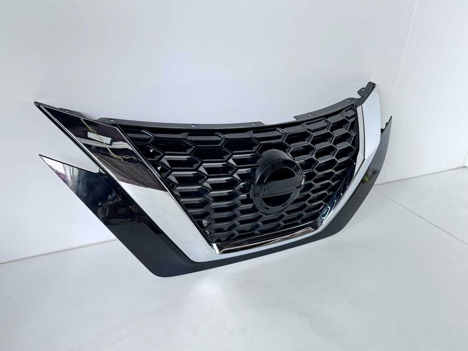 решетка радиаторна Nissan Juke 2020-2026 г. #1079V.